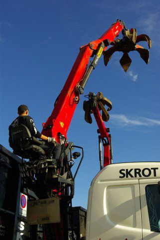Metalskrot på pladsen hos Jernkællingen i Skibby